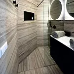 Urban Oasis With Free Parking Bed & Breakfast
