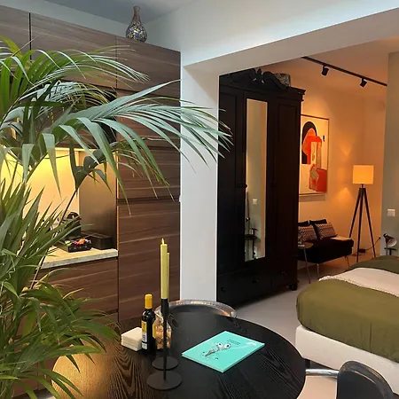 Urban Oasis With Free Parking 4*