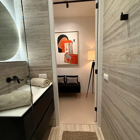 Bed & Breakfast Urban Oasis With Free Parking 4*