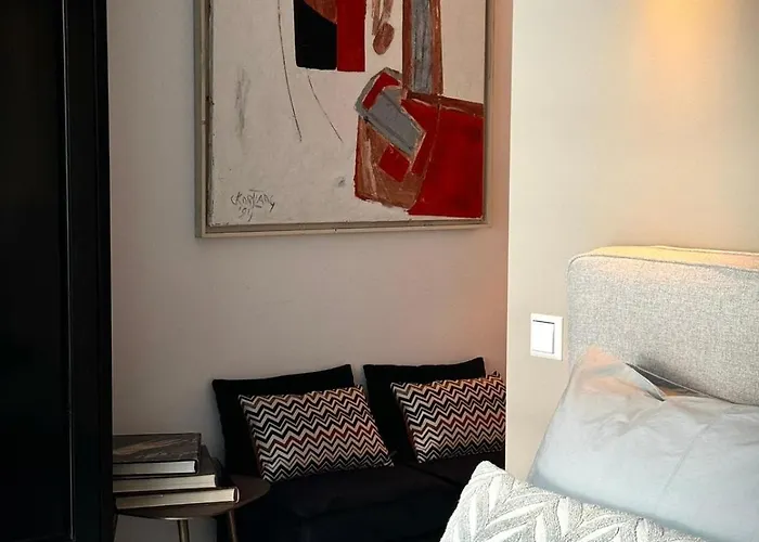 B&B Urban Oasis With Free Parking