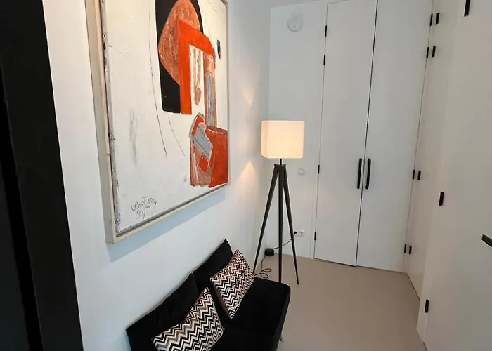 Urban Oasis With Free Parking 4*