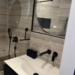 Urban Oasis With Free Parking 4* أمستردام