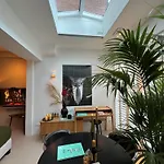 Urban Oasis With Free Parking 4* أمستردام