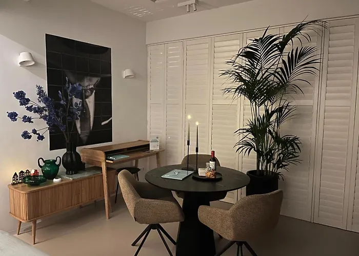 Urban Oasis With Free Parking Отель типа 